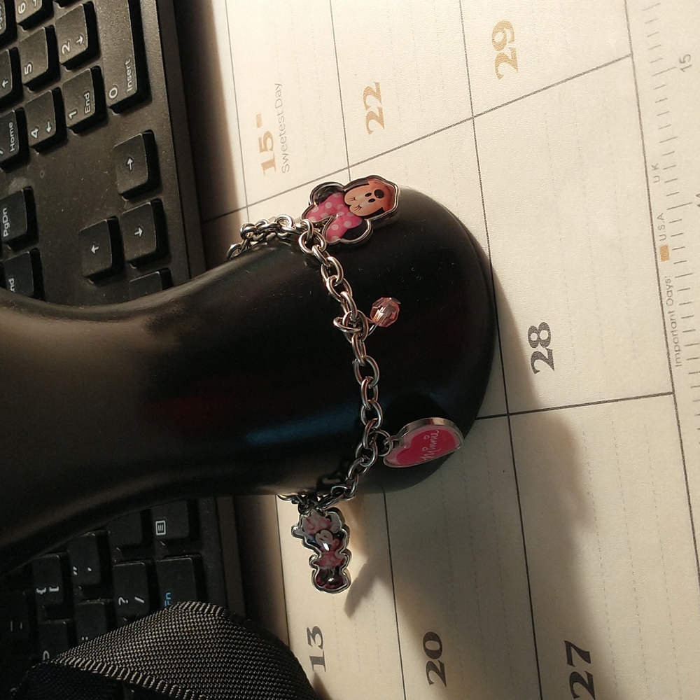 Disney Minnie Mouse Charm Bracelet - **J6
